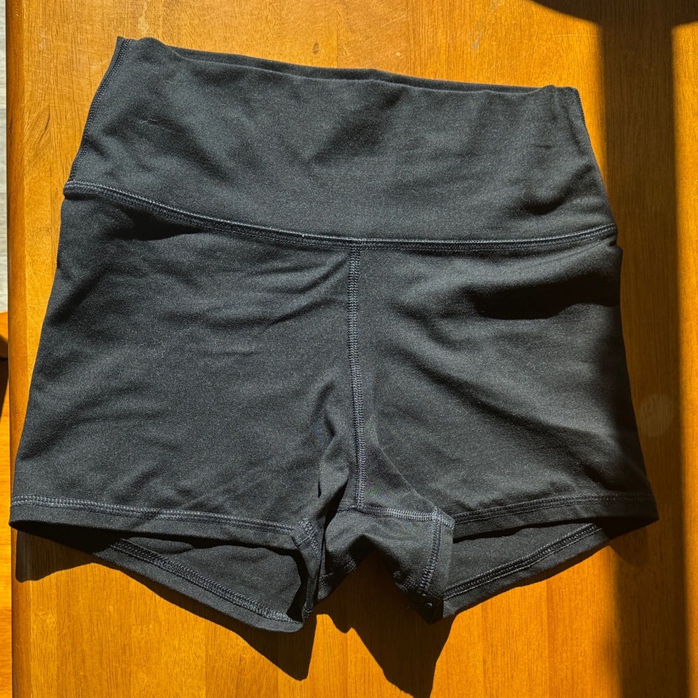 Fleo Women's High-Waisted Black Shorts